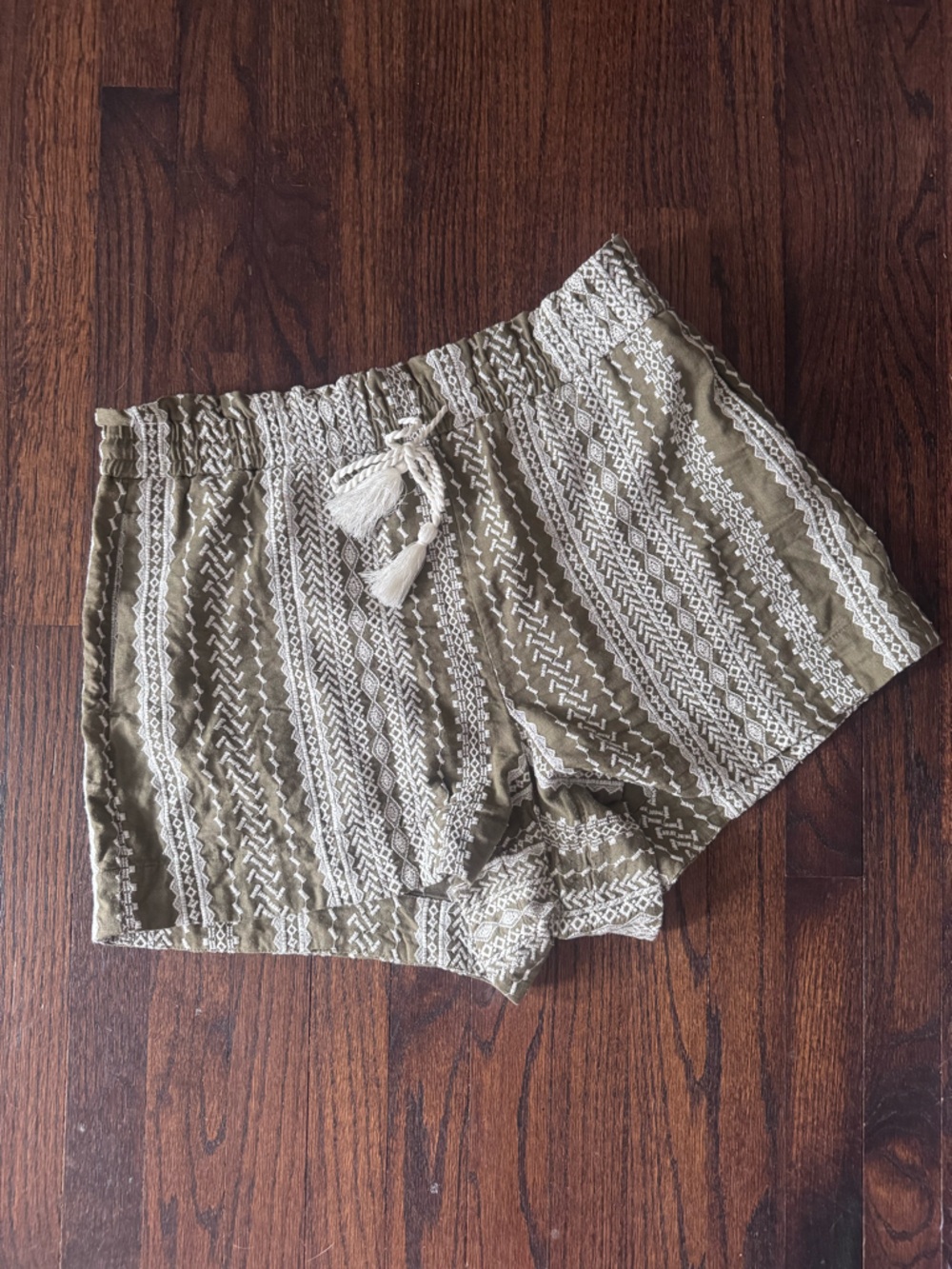 House of Harlow 1960 Olive green and Cream Embroidered Shorts